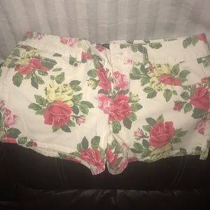 Super cute shorts flower pattern